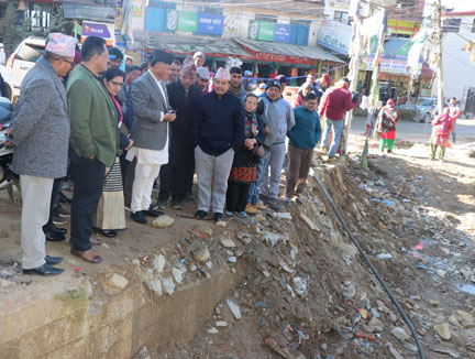 अलमल गरेर र फाइल घुमाएर नबस्न मन्त्री नेम्वाङको निर्देशन