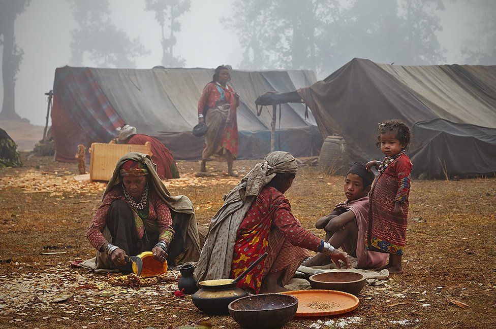 छाउगोठ जाँदैनन् राउटे महिला