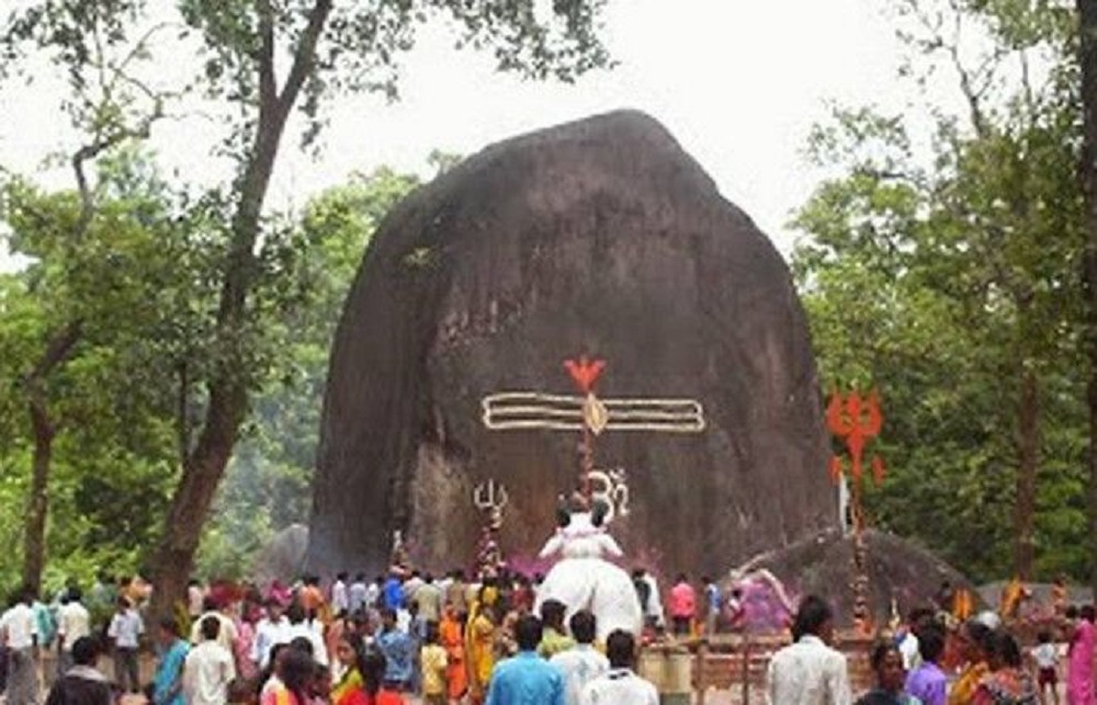 हरेक वर्ष बढ्ने शिवलिंग
