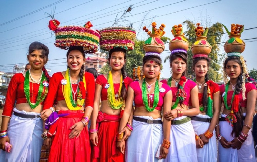 थारु बस्तीमा ‘माघी’ को रौनक, कतै हर्ष कतै बिलौना