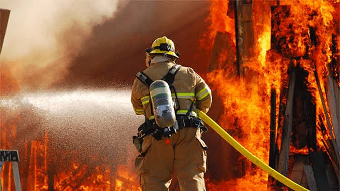6 dead in building fire in SW China