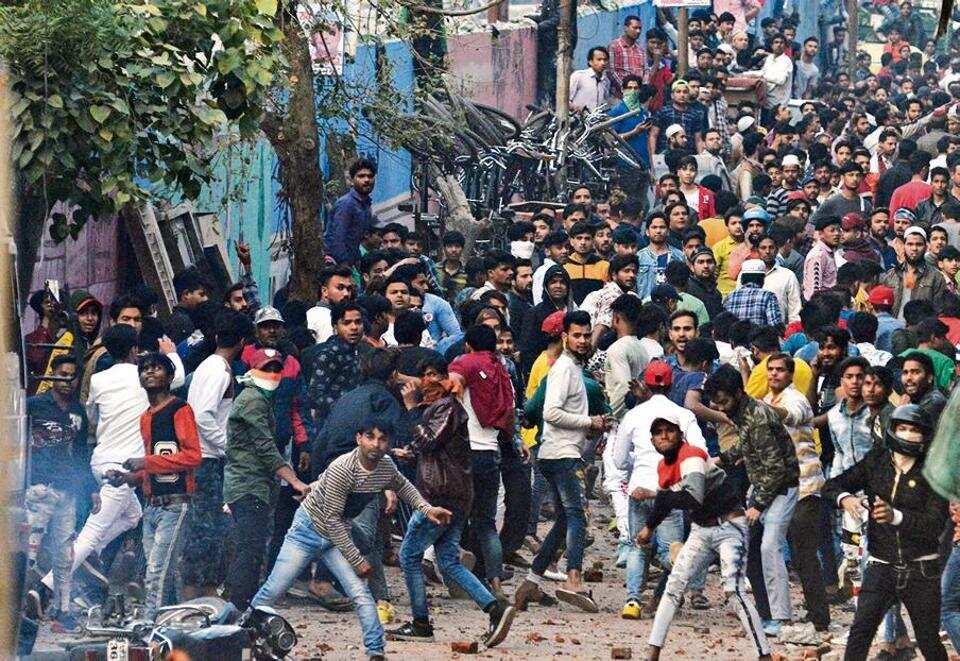 दिल्ली हिंसामा १८ जनाको मृत्यु, परिस्थिति अझै नाजूक