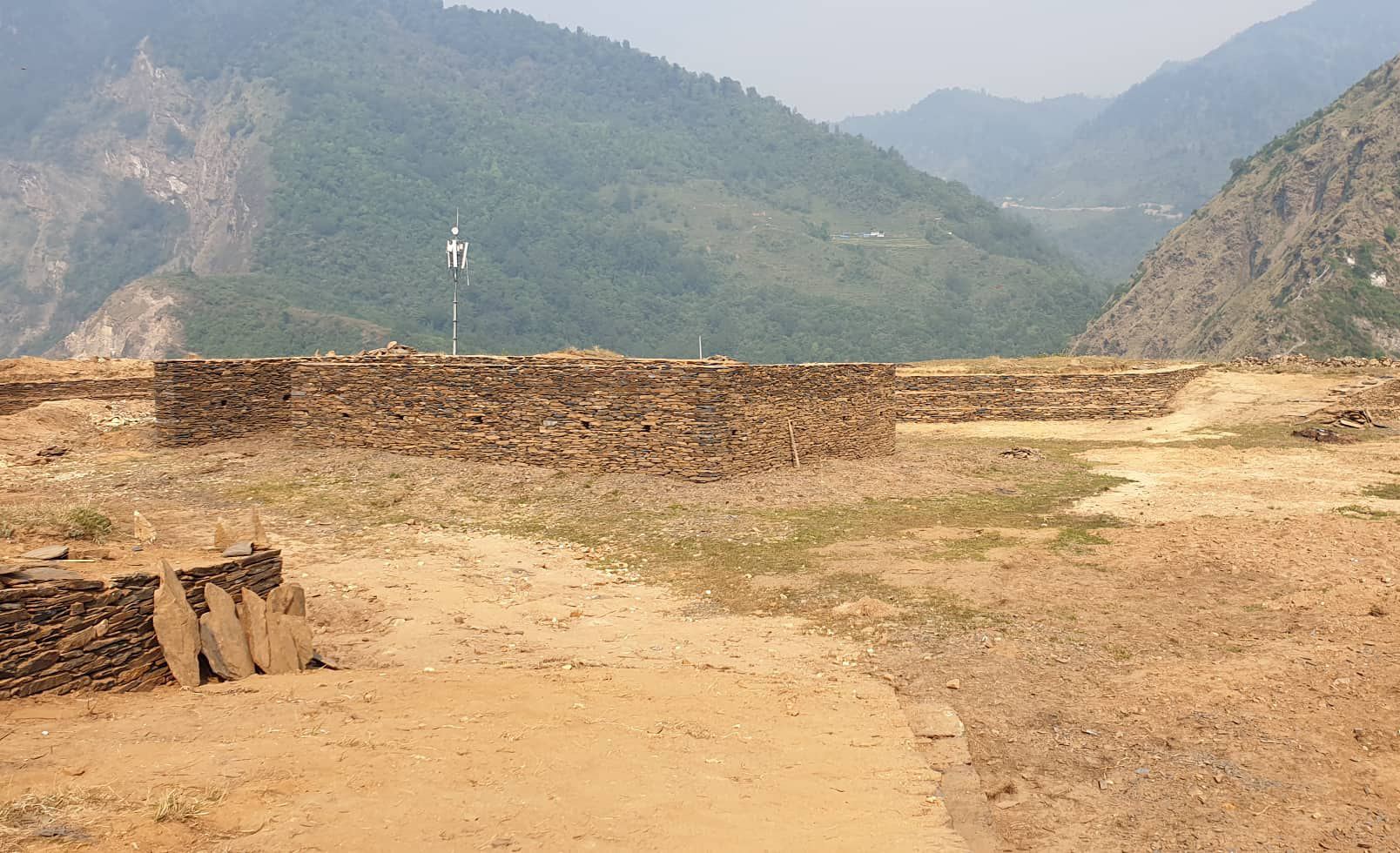 शुरु भो ऐतिहासिक दुगुनागढीको मर्मत कार्य