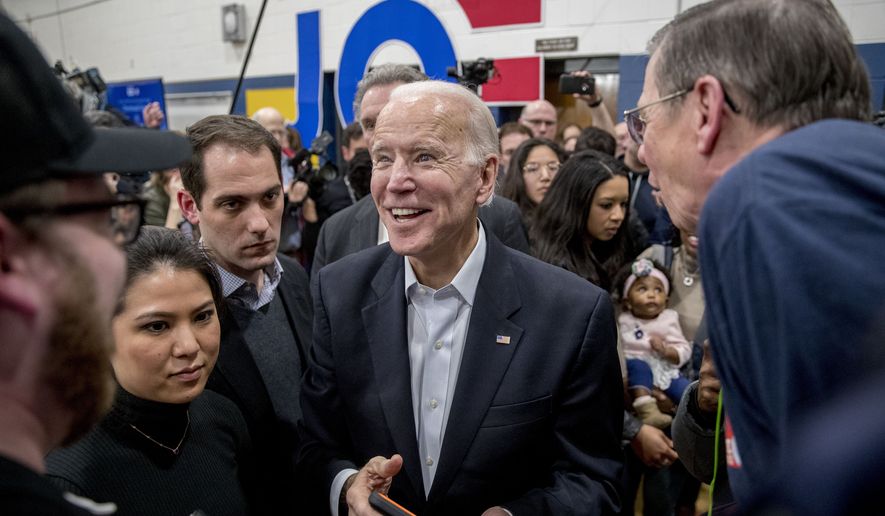 अमेरिकी चुनावः डेमोक्र्याटिक प्रतिद्वन्द्वीहरुको आयोवामा चुनावी अन्तिम प्रचार
