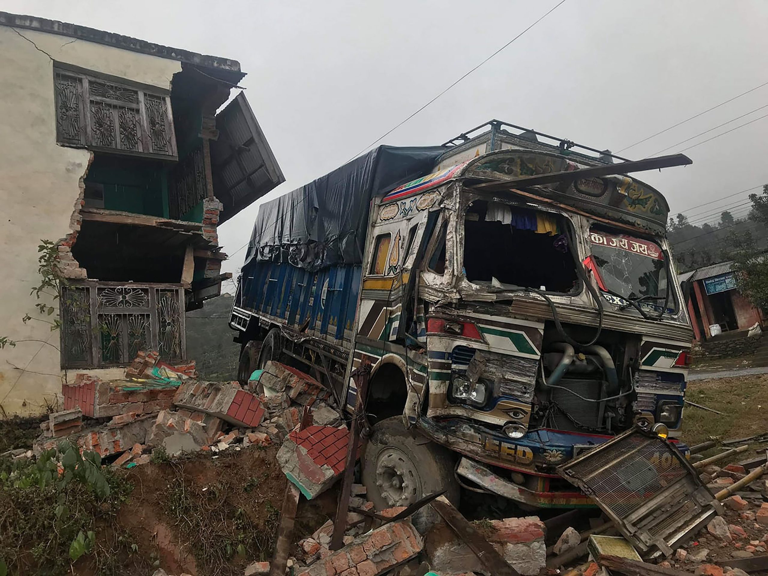 ट्रक दुर्घटना (फोटो फिचर)