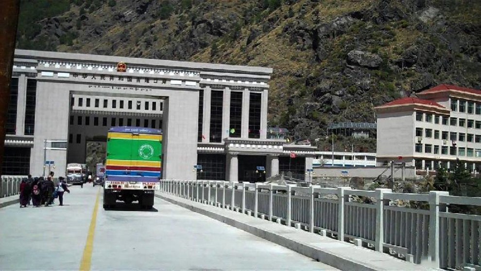केरूङ नाकाको बन्द यथावत