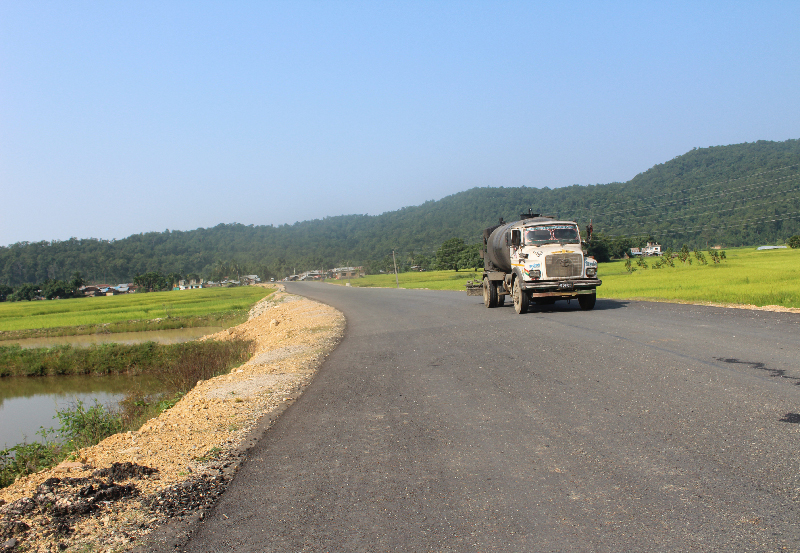मदन भण्डारी राजमार्ग निर्माणका क्रममा जग्गाको समस्या