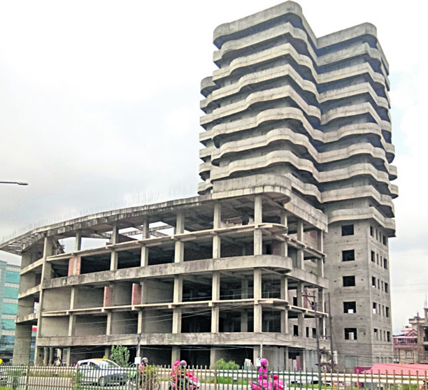 राधेराधेको १७ तले भवनमा खाद्यान्न भण्डारण