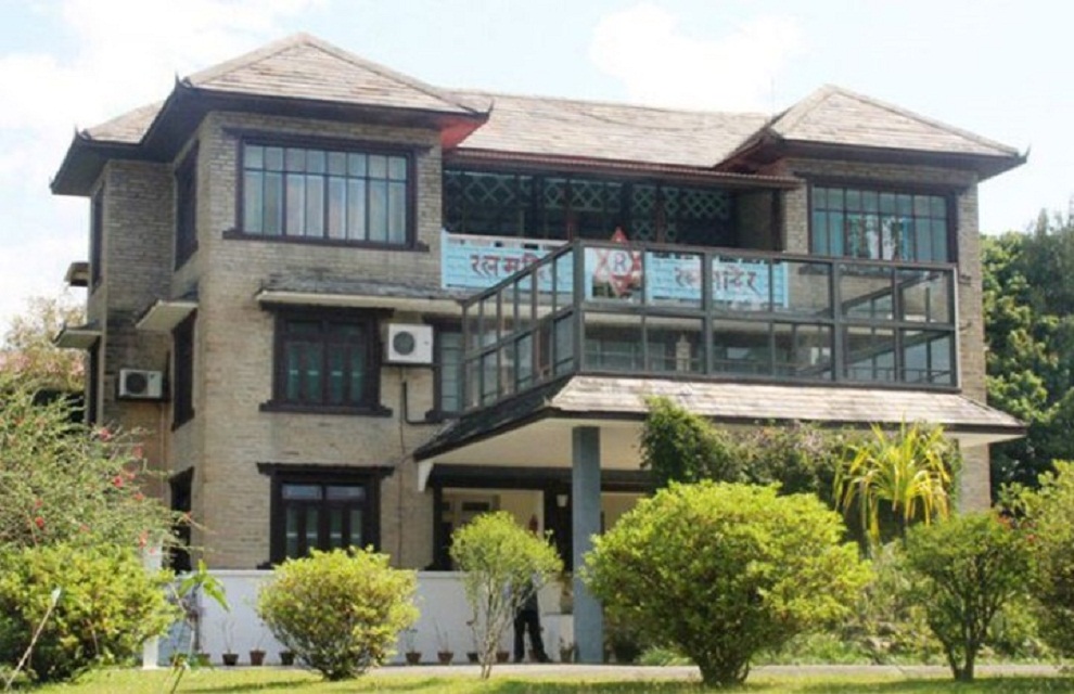 सर्वसाधारणका लागि अझै खुलेन फेवा किनारको रत्न मन्दिर