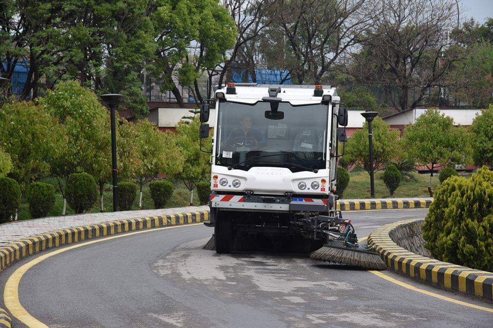 काठमाडौँ धुलोमुक्त भएन : भित्री सडकमा ब्रुमर लगाउन समस्या