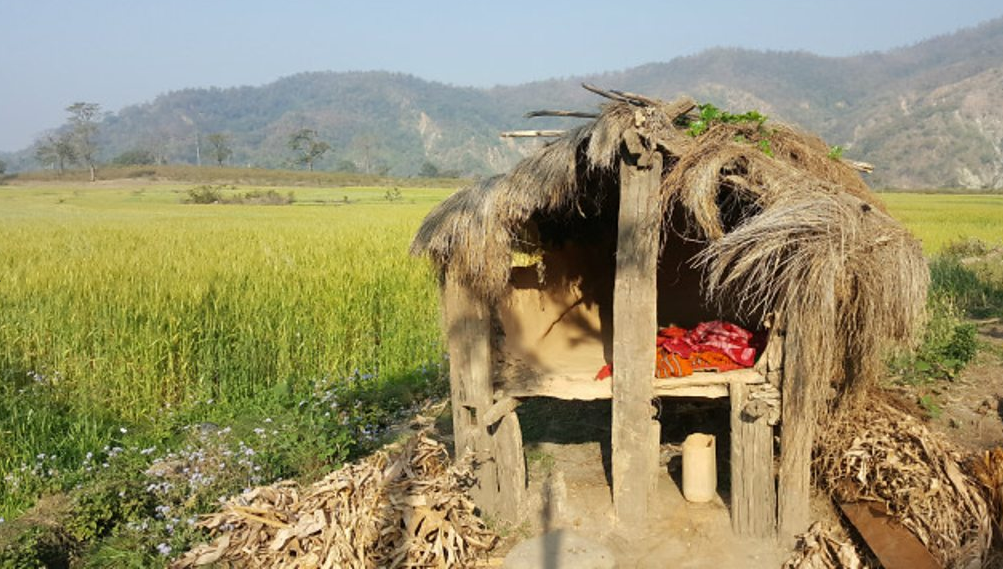 आलेख : कानूनले रोक्न नसकेको छाउपडी प्रथा