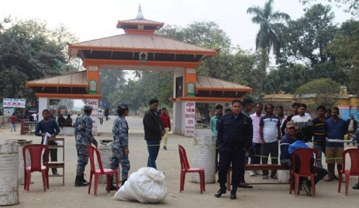 कोरोनाको सन्त्रासले घर फर्कंदै नेपाली