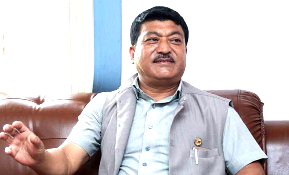 अवस्था बुझ्न राज्यमन्त्री मानन्धर सडकमा