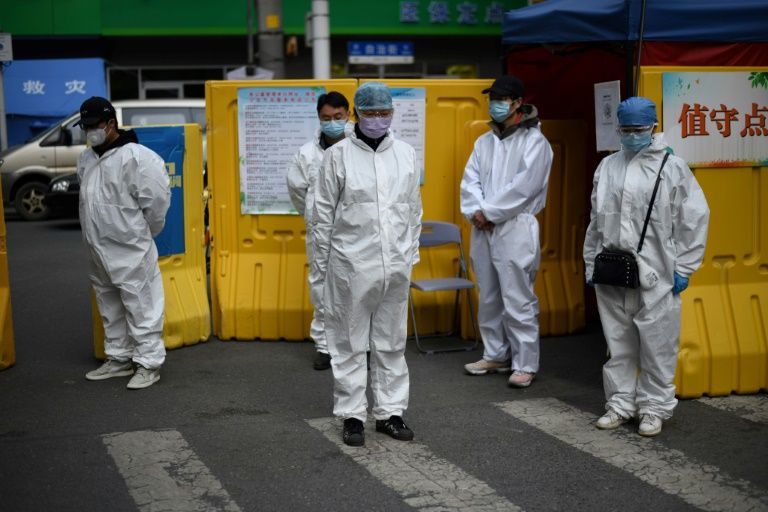 China pauses in memory of virus victims and ‘martyrs’