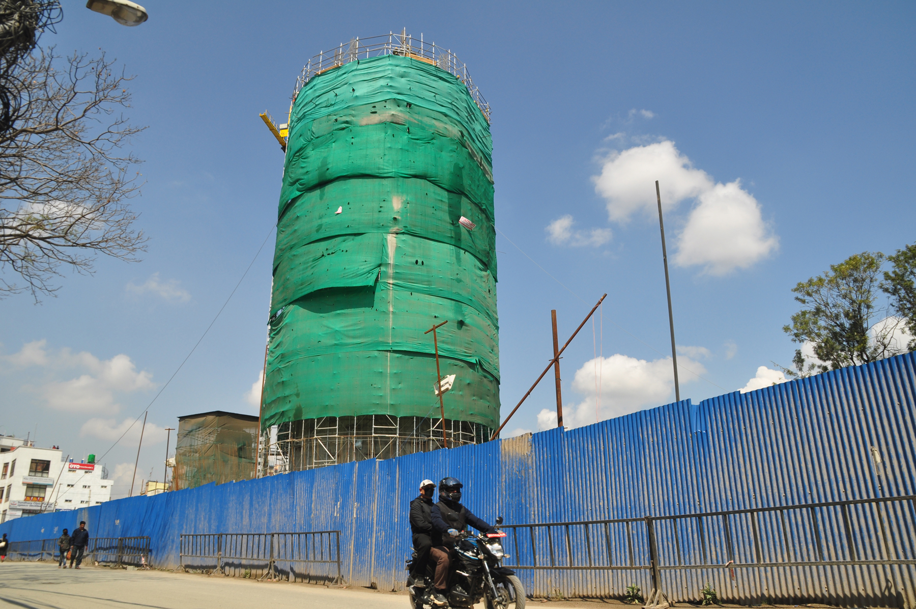 पुनःनिर्माणाधीन धरहरा