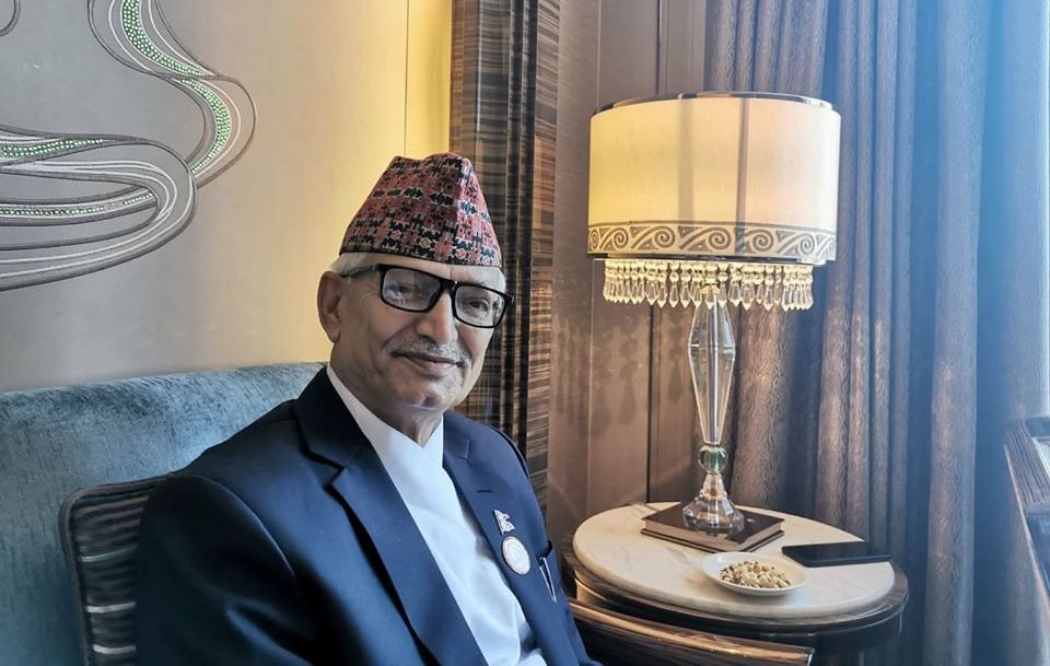 विभिन्न नाकाबाट प्रदेशभित्र प्रवेश गर्नेलाई स्यानिटाइज गर्न निर्देशन