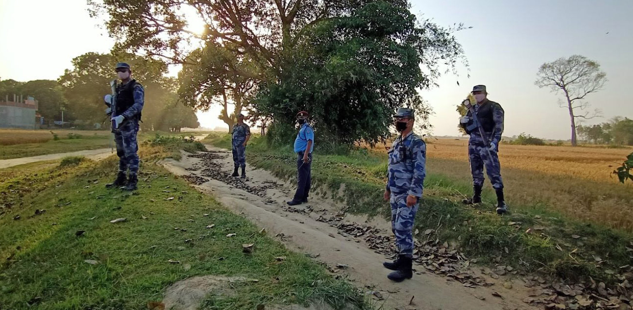 गस्तीमा सुरक्षाकर्मी