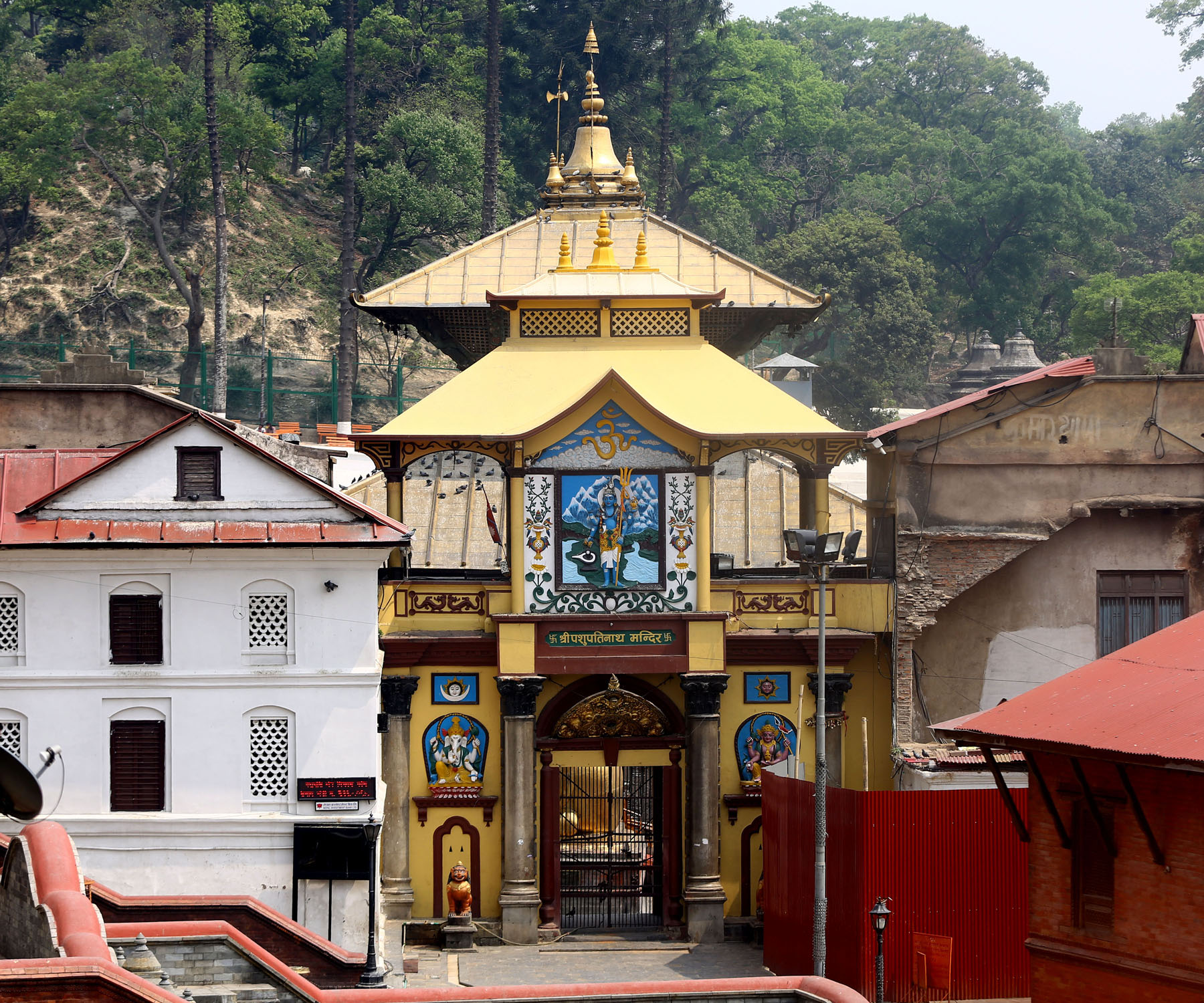 सुनसान : पशुपतिनाथ मन्दिर परिसर