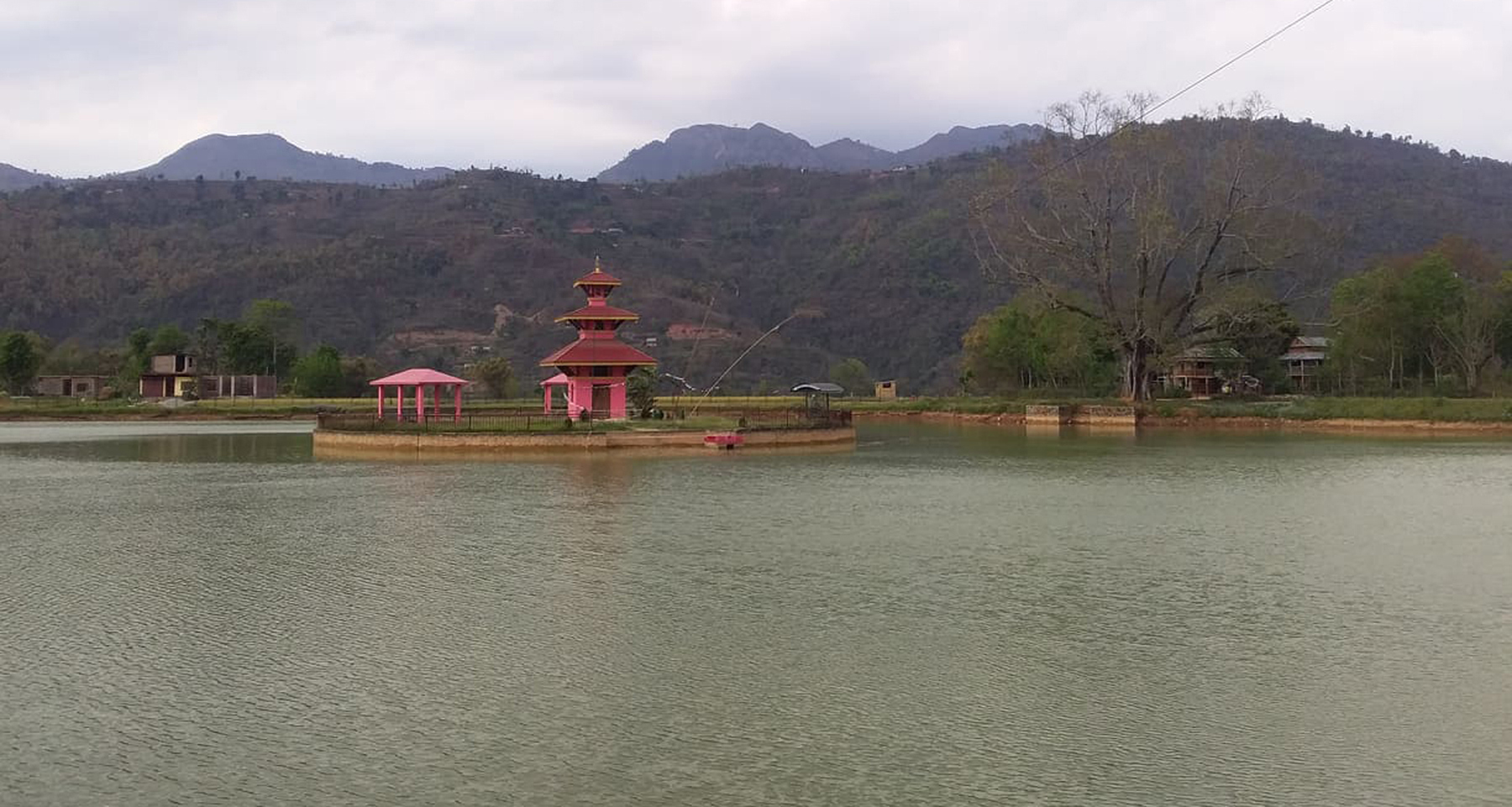 सुनसानमय तालपोखरी