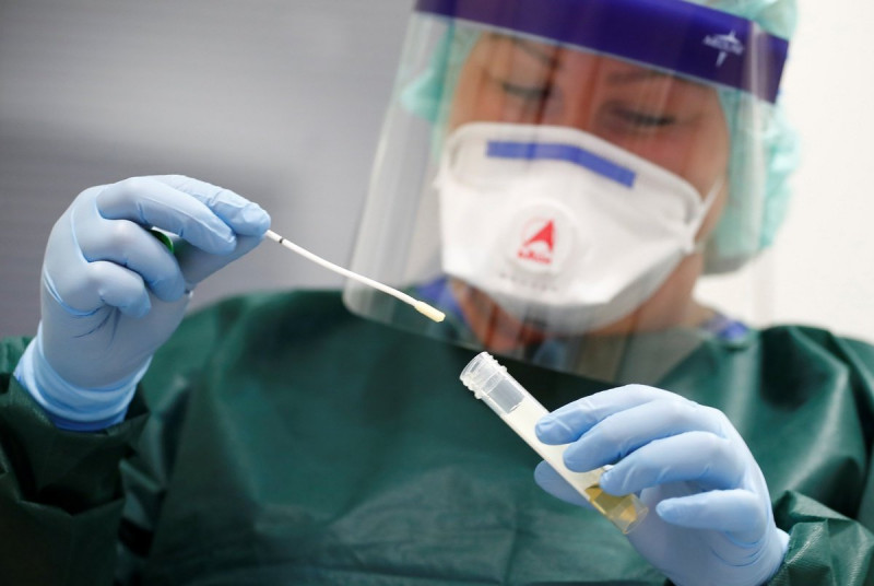 कोरोना सङ्क्रमितसँग सम्पर्क भएकाको जाँच हुँदै