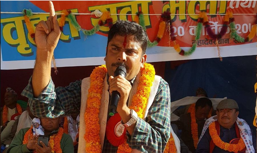 बहुपद नमान्ने हो भने प्रचण्ड र माधब नेपालले सांसद र पार्टी नेता मध्यको एक पद छाड्नुपर्छ : रमेश पौडेल