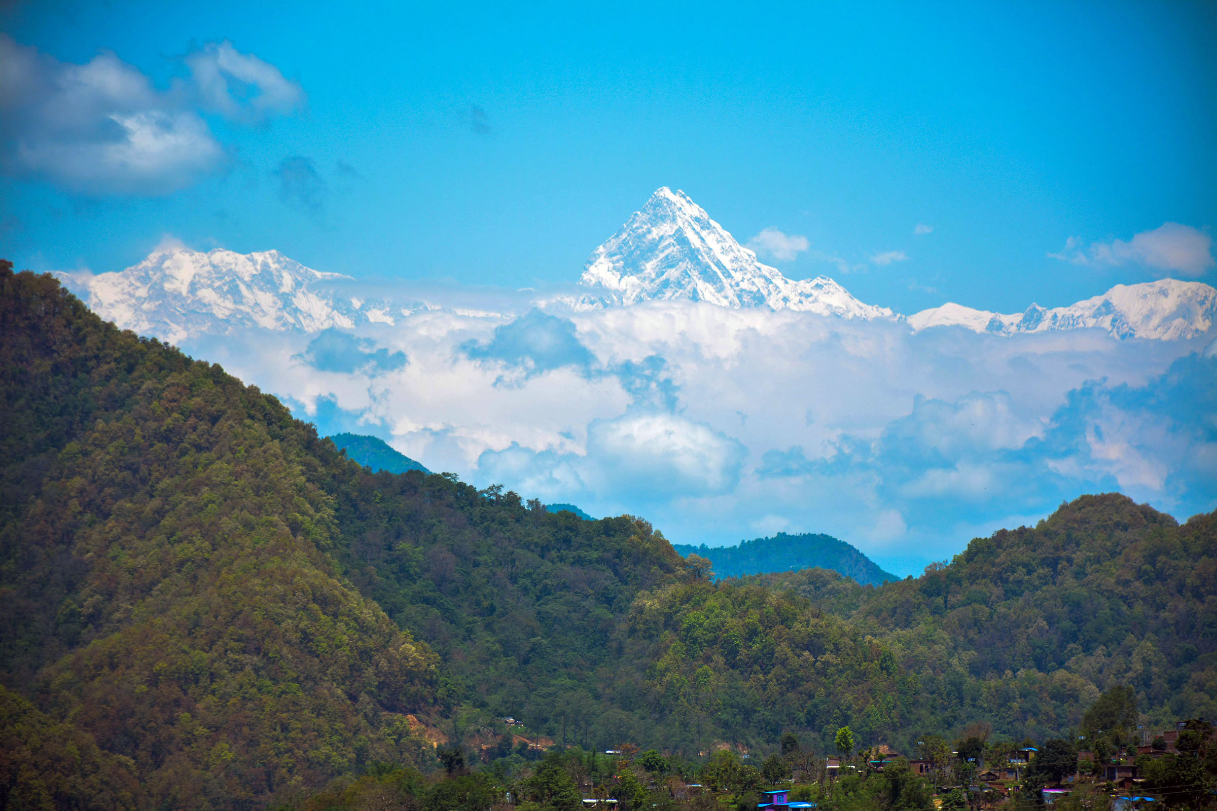 माछापुच्छ्रे हिमाल