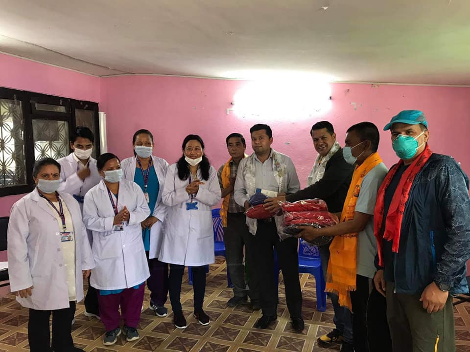 जोरपाटी स्वास्थ्य चौकीलाई नेपाली काँग्रेसका नेता  कुमारराज सुवेदीद्वारा स्वास्थ्य सामाग्री हस्तान्तरण
