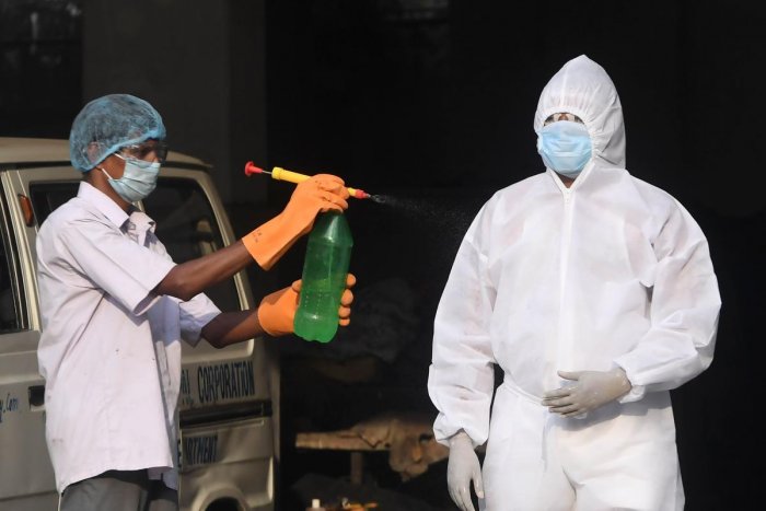 India witnesses highest-ever spike of 5,611 cases in 24 hours; tally reaches 1,06,750