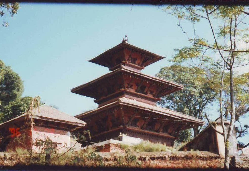 अमरनारायण मन्दिरको पोखरीमा  ऐतिहासिक तामाको पाइप  फेला
