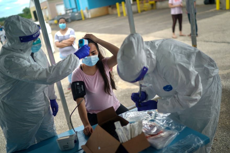 US adds almost 700 new coronavirus deaths in 24 hours