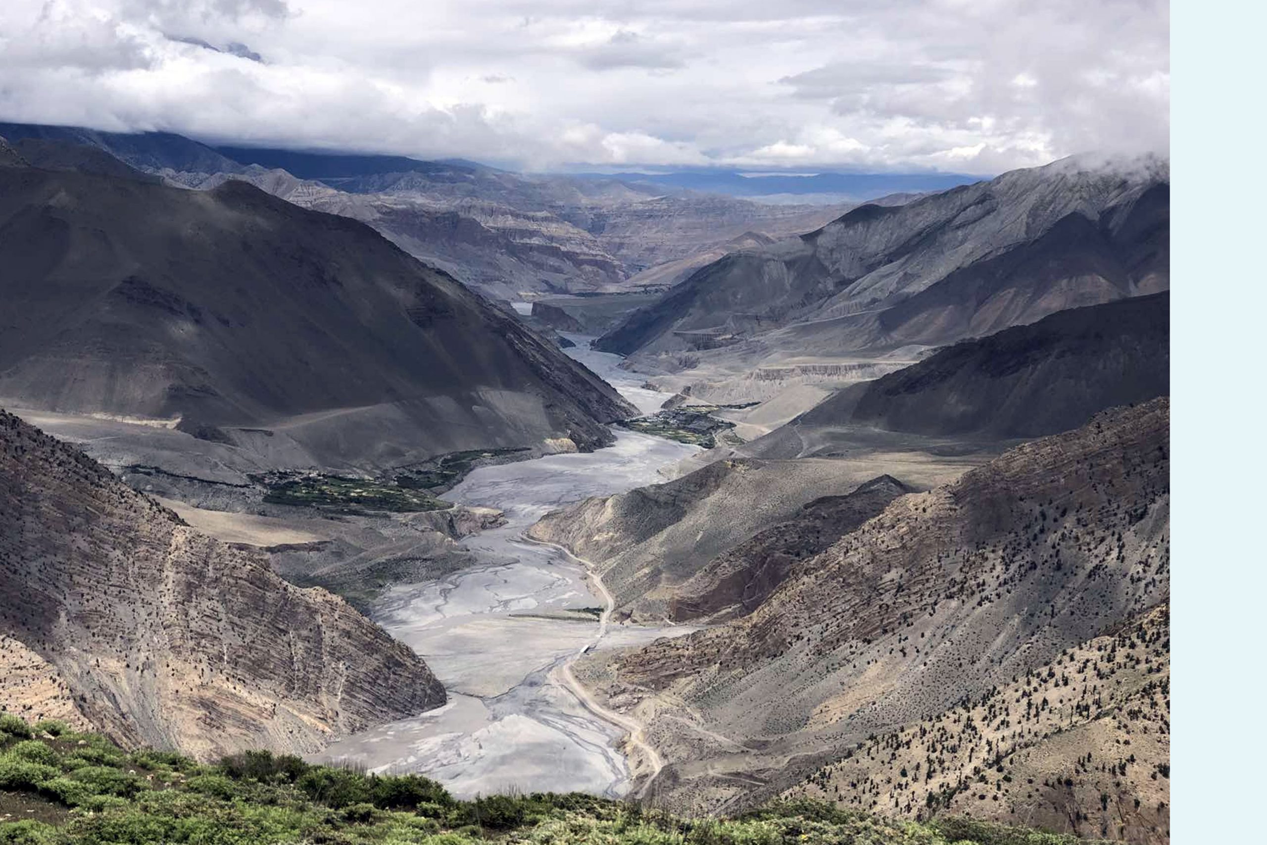 यारु झो भिउपोइन्टबाट देखिएको कालीगण्डकी नदी र उपल्लो मुस्ताङ