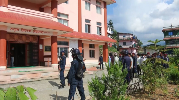 हतियार फ्याँकेर भागेको घटना शङ्कास्पद