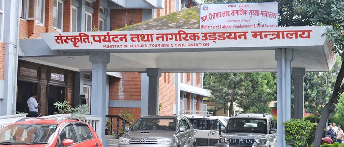 कोभिड कहर : धमाधम कर्मचारी कटौती गरिँदै