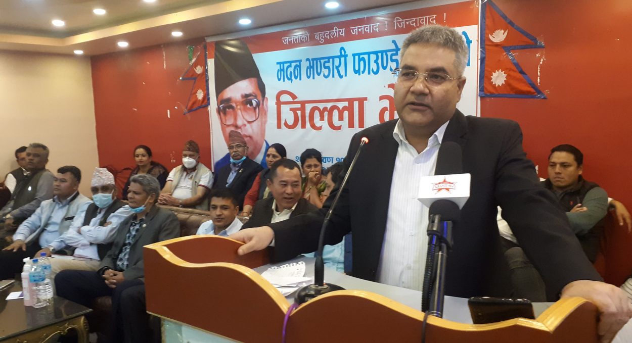 प्रचण्ड र माधव नेपाललाई पार्टी  फुटाएर देखाउन गोकुल बास्कोटाको चुनौती