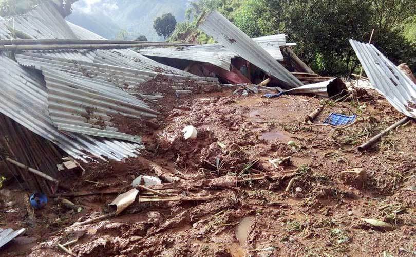 पहिरामा पुरिएर आमाछोरीको मृत्यु