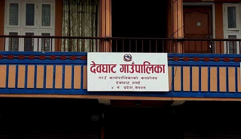समुदायमा कोरोना देखिएपछि गाउँपालिका एक साता सिल