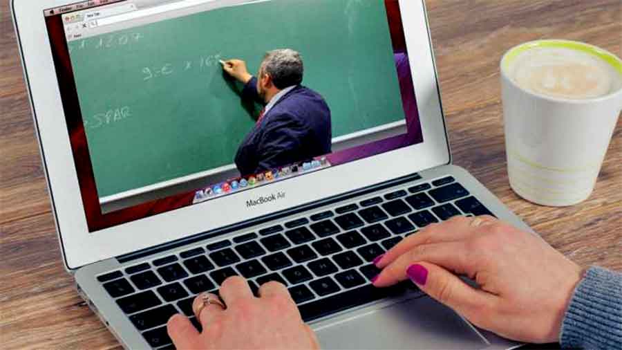 न्यास्रिएका शिक्षक–विद्यार्थीलाई वैकल्पिक सिकाइको सहारा