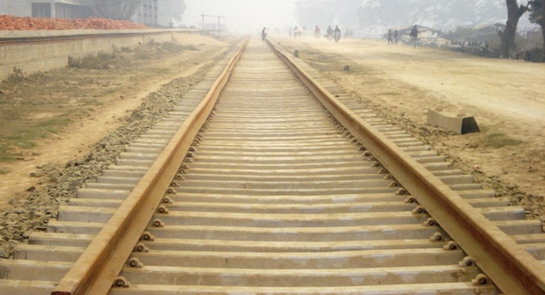 बन्दाबन्दीमै रेलको कामले गति लिँदै