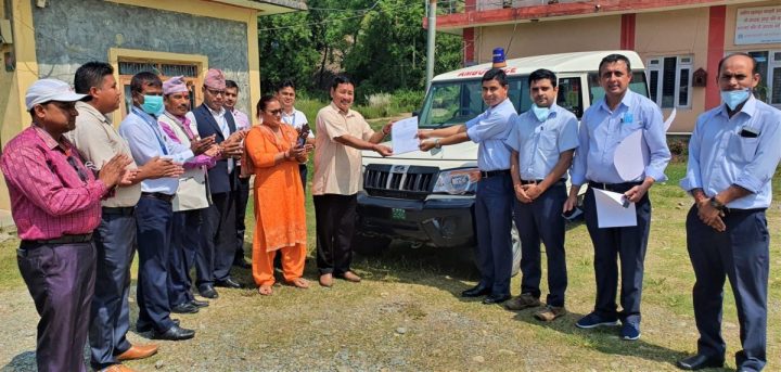 सूर्य नेपाल प्रालिद्वारा नगरपालिकालाई एम्बुलेन्स हस्तान्तरण