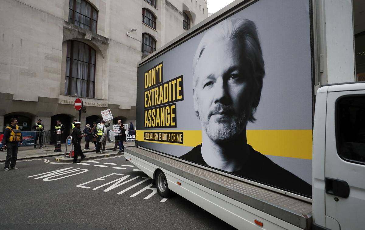 UK judge rejects bid to delay Assange extradition hearing