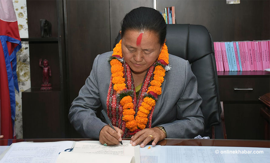 संविधान कार्यान्वयन गर्न महिलाले पनि क्षमता बढाउनुपर्छः कानूनमन्त्री तुम्बाहाङ्फे