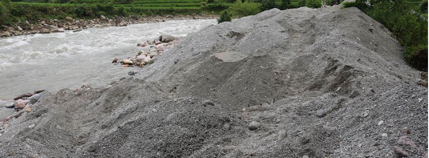 उपत्यकाका पटके कर लगाएर नदीजन्य पदार्थ उत्खनन्, बालुवा राति ओसारपसार