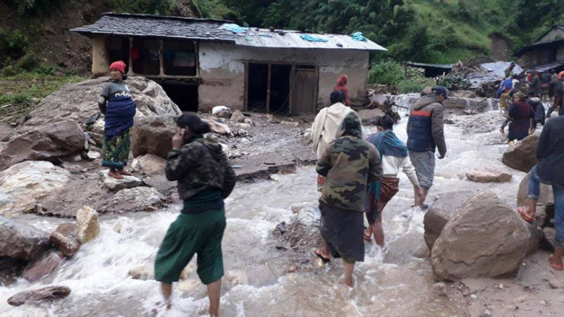 बाढीको कहर झेल्दै ढोरपाटनवासी