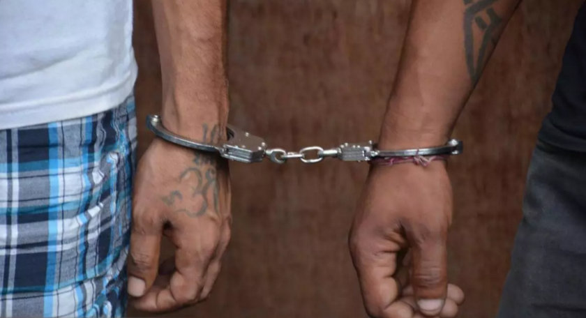 भारतबाट ल्याउँदै गरेको सुनका गहनासहित दुई पक्राउ