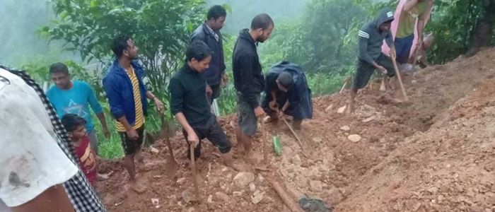 आज बिहान ६ बजे गएको पहिरोमा पुरिएर पाँचको मृत्यु, चार बेपत्ता