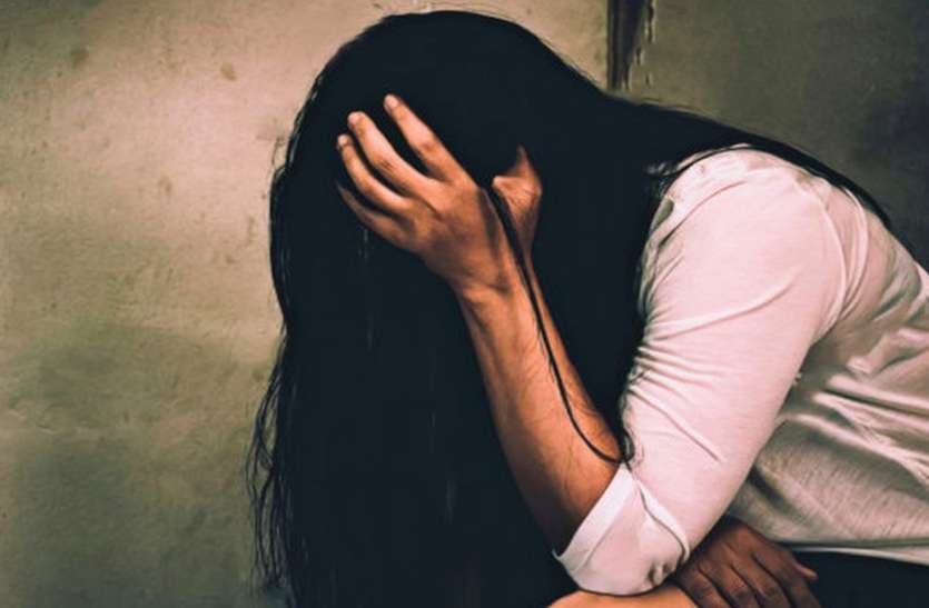 शिक्षकले नै गरे छात्रामाथि बलात्कार, बच्चा जन्मेपछि सार्वजनिक