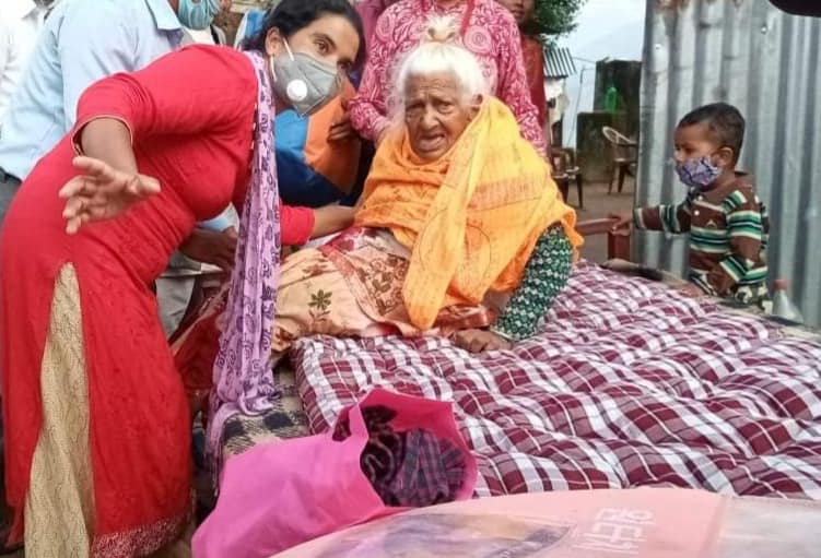११८ वर्षीय जेष्ठ नागरिक बाटुली लामिछानेसंग बाला फाउण्डेशनले मनायो जेष्ठ नागरिक दिवस(फोटो फिचर)