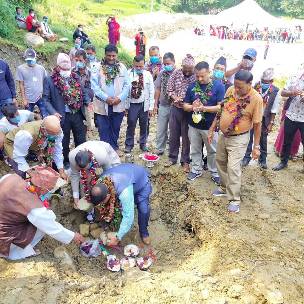 सांसद राजीव पहारी सकृय भएपछी पोखरा महानगरपालिकामा रहेरपनि अहिलेसम्म पिच बाटो नभएको पोखराको २३ बाम्दीको सडक पिच हुने
