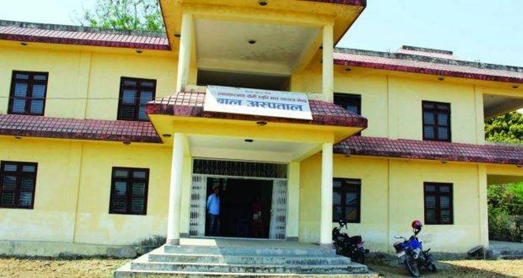 बाल चिकित्सालयलाई अनाथालय बनाउने प्रयास