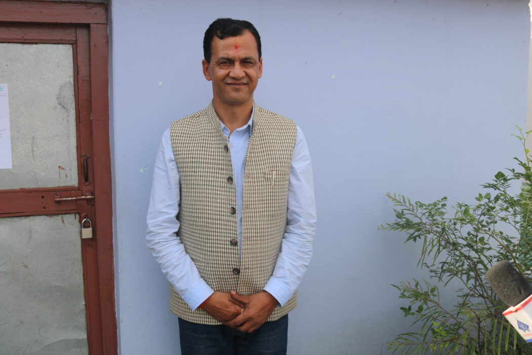 कोही नतातेपछी कोरोनाबाट ज्यान गुमाएकी छिरिङ डोमाको शव व्यवस्थापनमा आफैं लागे गो.न.पा-६ का अध्यक्ष रमेश अर्याल